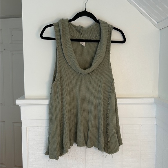 Free People We the Free Boho Chic Thermal Cowl Neck
Top women’s medium - Picture 2 of 5